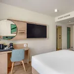 Otel Hilton Garden Center 4*