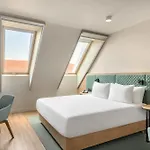 Hilton Garden Center Hotell 4*