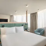 Hilton Garden Center ديبريتْسين
