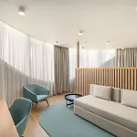 Hilton Garden Center ديبريتْسين