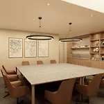 Hilton Garden Center فندق ديبريتْسين