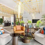 Hilton Garden Center Hotell