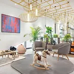 فندق Hilton Garden Center ديبريتْسين