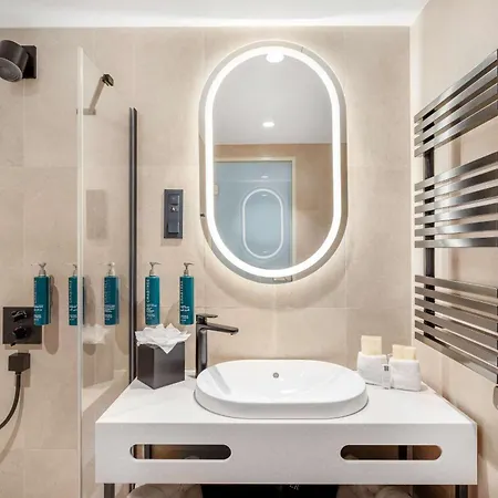 Hilton Garden Center Hotel 4*