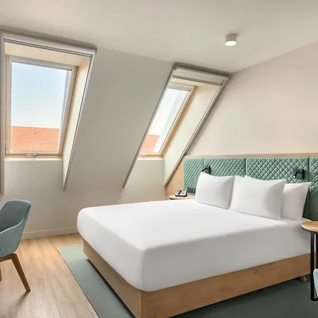 Hilton Garden Center 4*