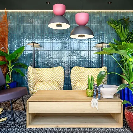 מלון Hilton Garden Center 4*