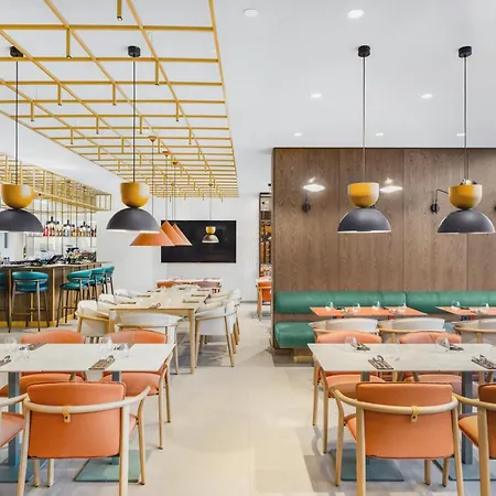 Hilton Garden Center 4*