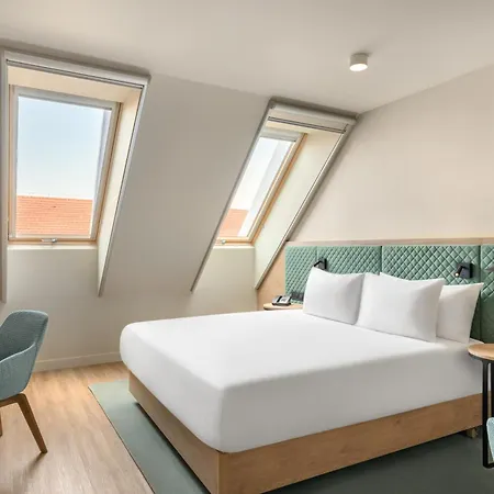 Hilton Garden Center Hotel 4*
