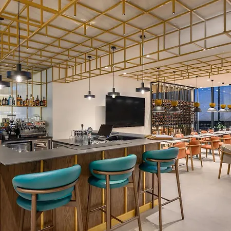 Hilton Garden Center 4*