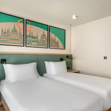 Hilton Garden Center מלון דברצן