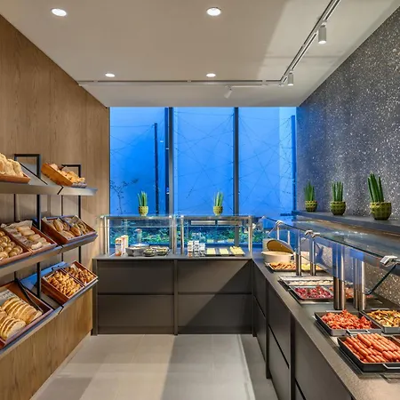 Hilton Garden Center Hotel 4*