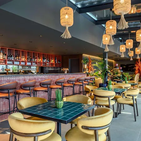 Hilton Garden Center