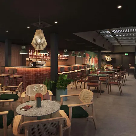 Hilton Garden Center 4*