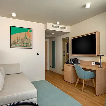 Hilton Garden Center Hotel