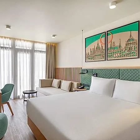 Hilton Garden Center Hotel 4*