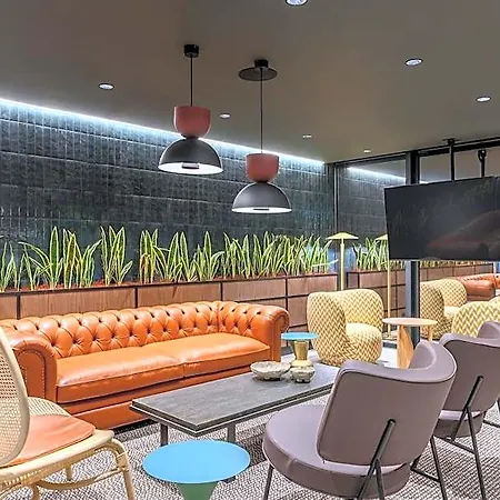 Hilton Garden Center فندق